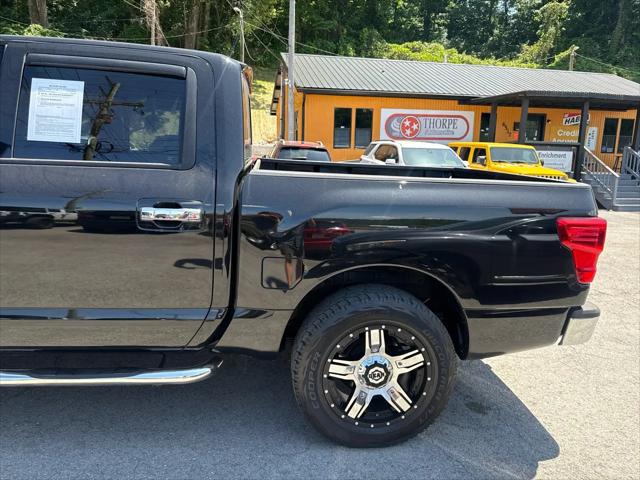 2017 Nissan Titan SV