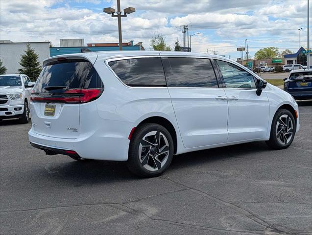 2027 Chrysler Pacifica Limited