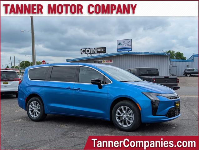 2027 Chrysler Pacifica Select for sale in Brainerd, MN