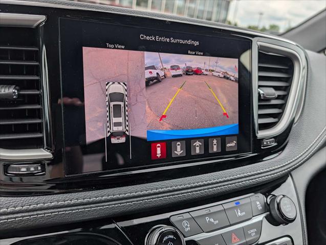 2027 Chrysler Pacifica Select