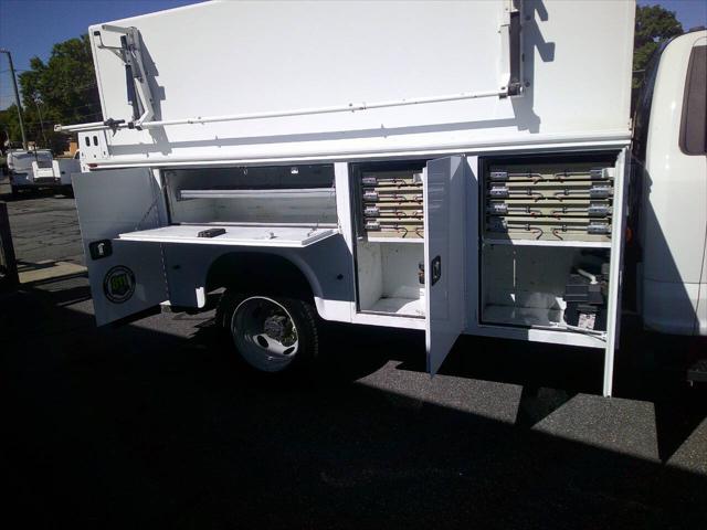 2019 Ford F-550 4X4 2dr Regular Cab 145.3 205.3 in. WB