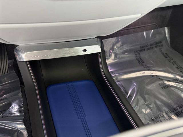 2024 Cadillac iQ Luxury w/1SC