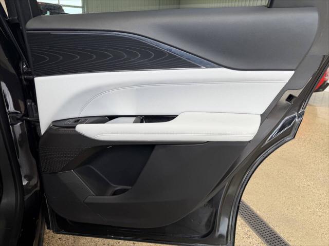 2024 Cadillac iQ Luxury w/1SC