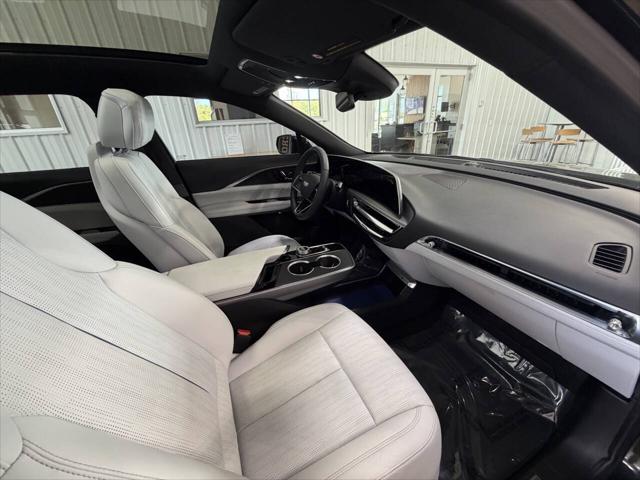 2024 Cadillac iQ Luxury w/1SC