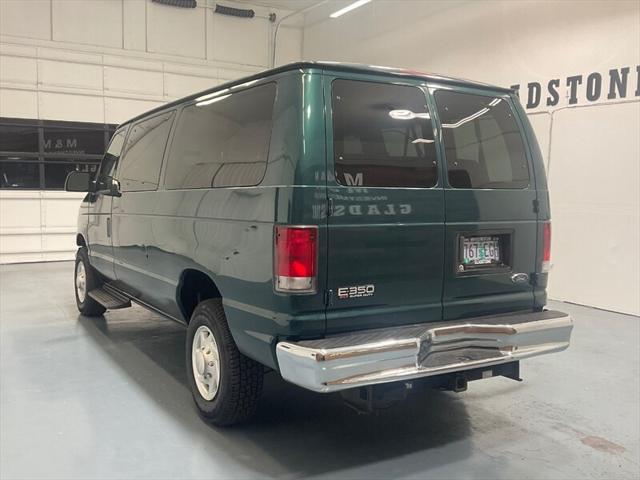 2001 Ford E-350 Super Duty XLT
