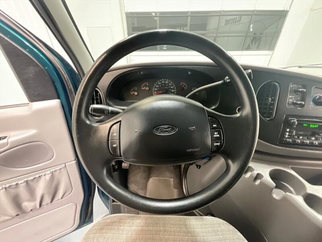 2001 Ford E-350 Super Duty XLT
