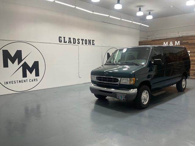 2001 Ford E-350 Super Duty XLT