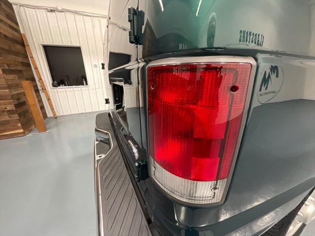2001 Ford E-350 Super Duty XLT