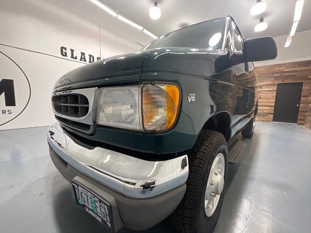 2001 Ford E-350 Super Duty XLT