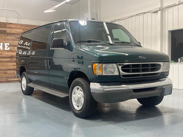 2001 Ford E-350 Super Duty XLT