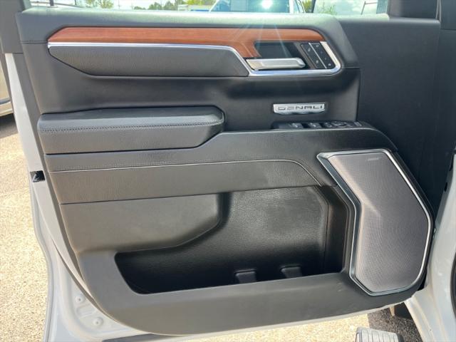 2023 GMC Sierra 1500 4WD Crew Cab Short Box Denali