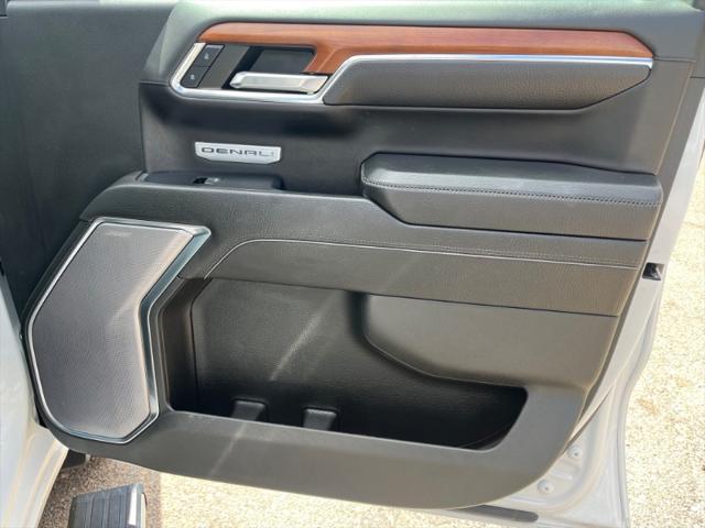2023 GMC Sierra 1500 4WD Crew Cab Short Box Denali