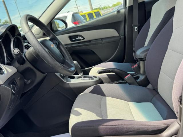 2013 Chevrolet Cruze LS Auto