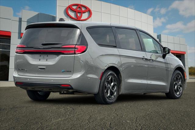 2023 Chrysler Pacifica Hybrid Limited
