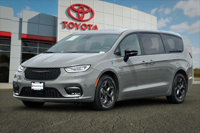 2023 Chrysler Pacifica Hybrid Limited