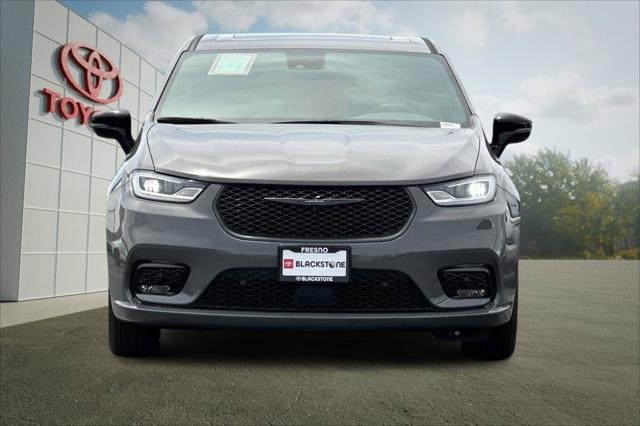 2023 Chrysler Pacifica Hybrid Limited