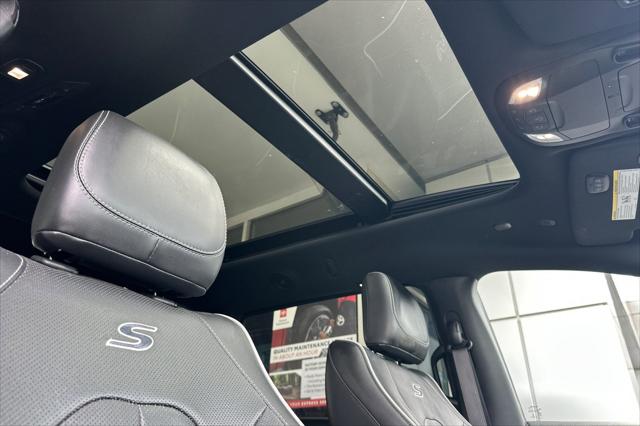 2023 Chrysler Pacifica Hybrid Limited