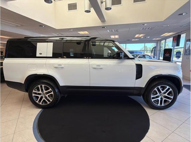 2023 Land Rover Defender 130 SE