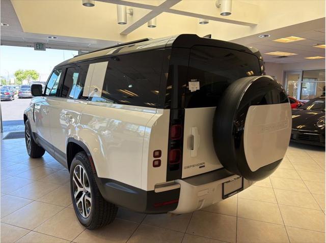2023 Land Rover Defender 130 SE