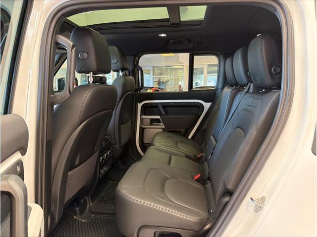 2023 Land Rover Defender 130 SE