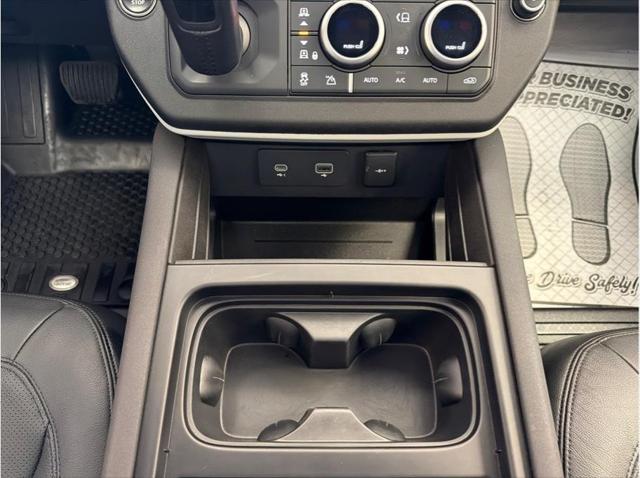 2023 Land Rover Defender 130 SE