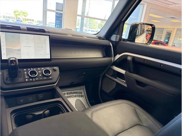2023 Land Rover Defender 130 SE