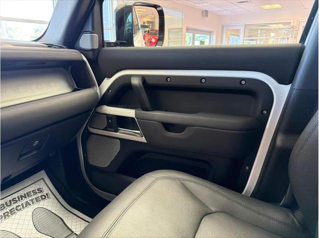 2023 Land Rover Defender 130 SE