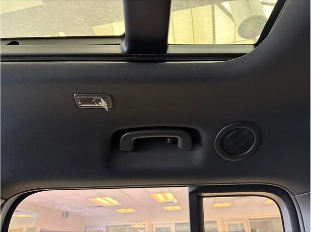 2023 Land Rover Defender 130 SE