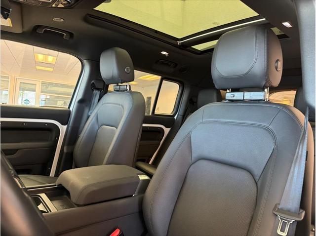 2023 Land Rover Defender 130 SE