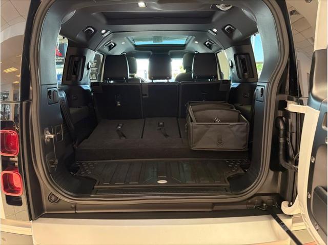 2023 Land Rover Defender 130 SE