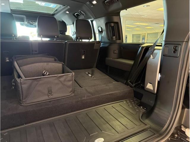 2023 Land Rover Defender 130 SE