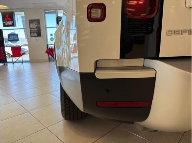 2023 Land Rover Defender 130 SE