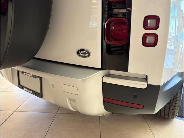 2023 Land Rover Defender 130 SE