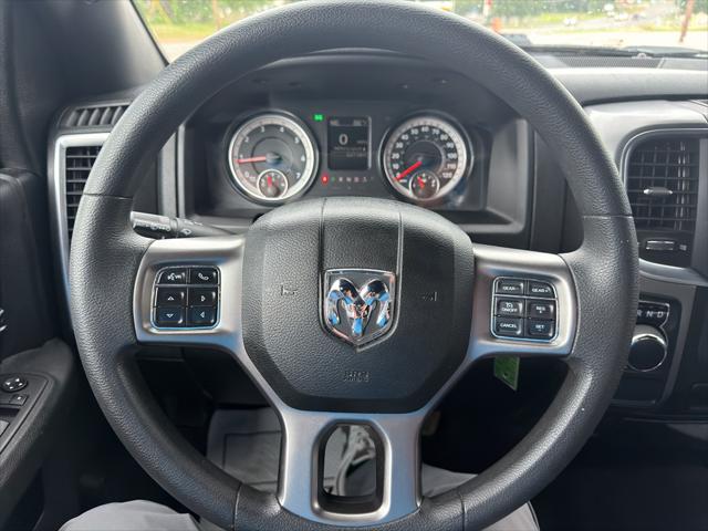 2024 Ram 1500 Classic Warlock Crew Cab 4x2 5'7" Box
