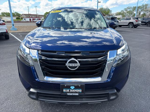 2025 Nissan Pathfinder SV 4WD