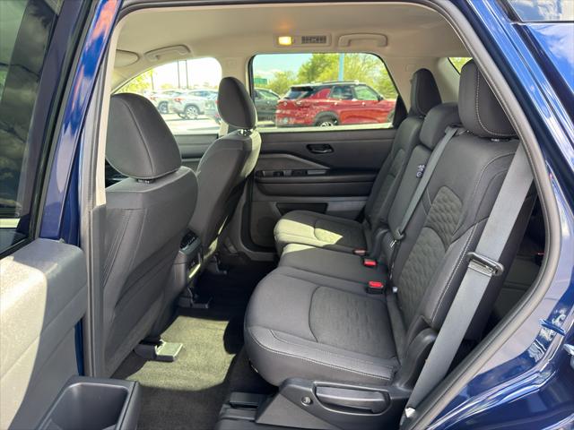 2025 Nissan Pathfinder SV 4WD