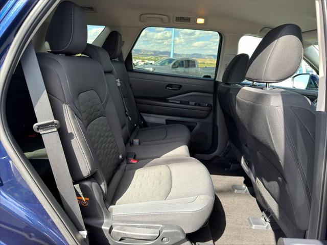 2025 Nissan Pathfinder SV 4WD