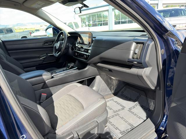 2025 Nissan Pathfinder SV 4WD
