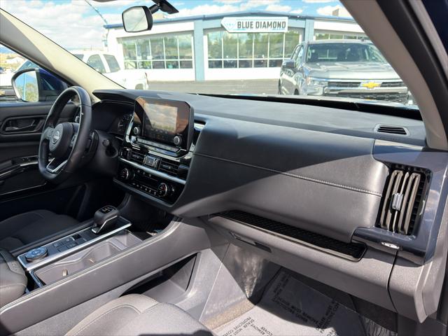 2025 Nissan Pathfinder SV 4WD