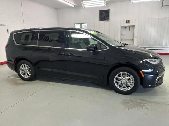 2025 Chrysler Pacifica Select for sale in Beaverdale, PA
