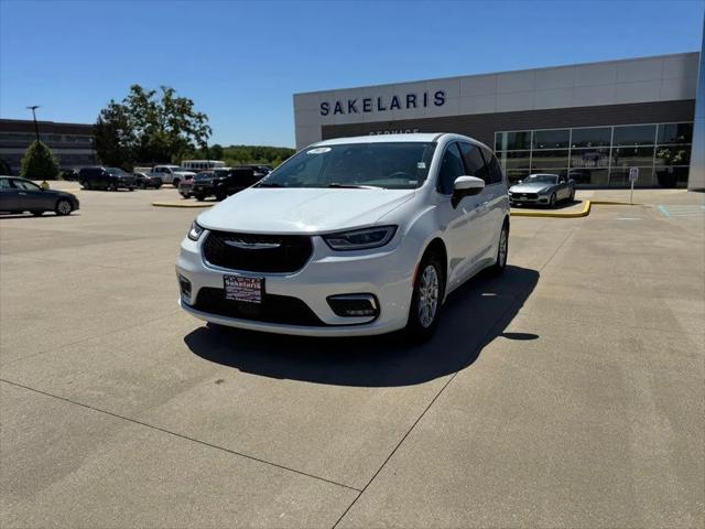 2023 Chrysler Pacifica Touring L for sale in Rolla, MO