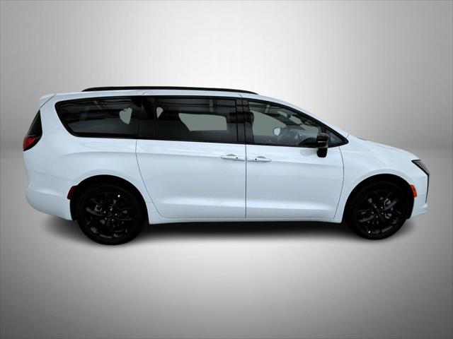 2027 Chrysler Pacifica Limited
