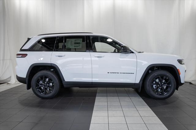 2026 Jeep Grand Cherokee GRAND CHEROKEE LAREDO ALTITUDE 4X4 2026 Jeep Grand Cherokee GRAND CHEROKEE LAREDO ALTITUDE 4X4