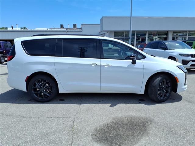 2027 Chrysler Pacifica PACIFICA LIMITED AWD 2027 Chrysler Pacifica PACIFICA LIMITED AWD