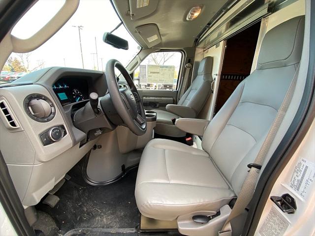 2025 Ford E-450 Cutaway Unknown