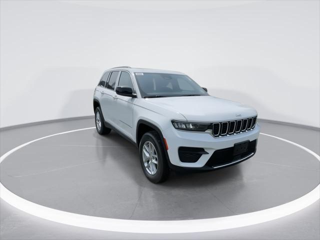 2026 Jeep Grand Cherokee GRAND CHEROKEE LAREDO X 4X4