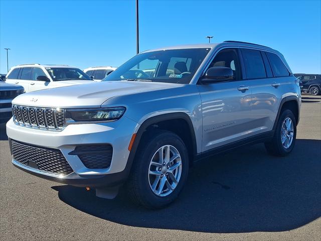 2026 Jeep Grand Cherokee GRAND CHEROKEE LAREDO X 4X4 2026 Jeep Grand Cherokee GRAND CHEROKEE LAREDO X 4X4