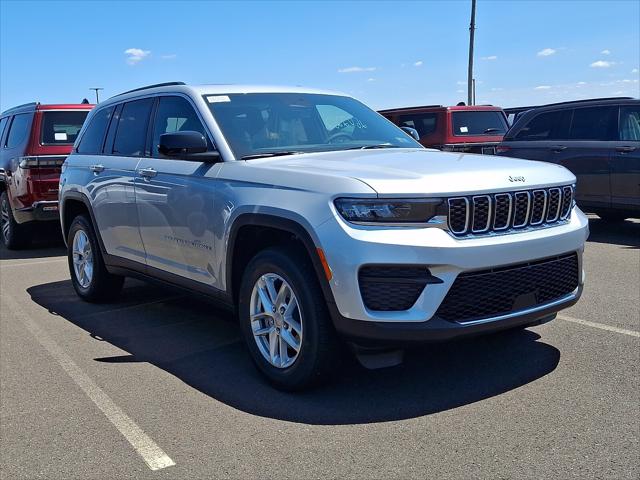 2026 Jeep Grand Cherokee GRAND CHEROKEE LAREDO X 4X4 2026 Jeep Grand Cherokee GRAND CHEROKEE LAREDO X 4X4