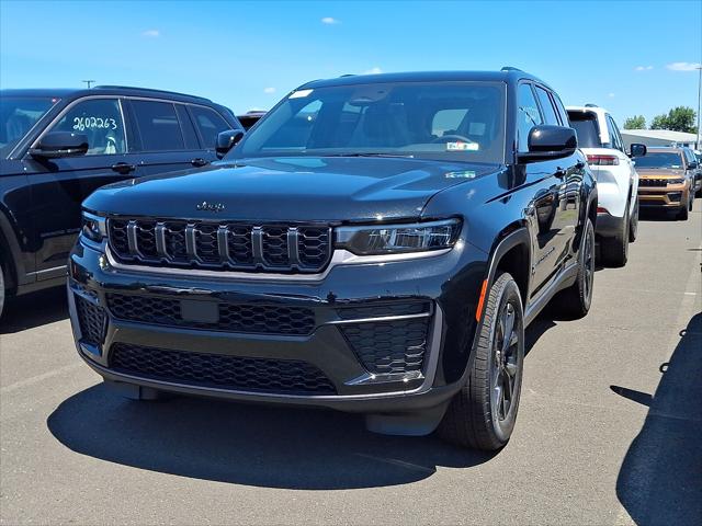 2026 Jeep Grand Cherokee GRAND CHEROKEE LAREDO ALTITUDE 4X4 2026 Jeep Grand Cherokee GRAND CHEROKEE LAREDO ALTITUDE 4X4
