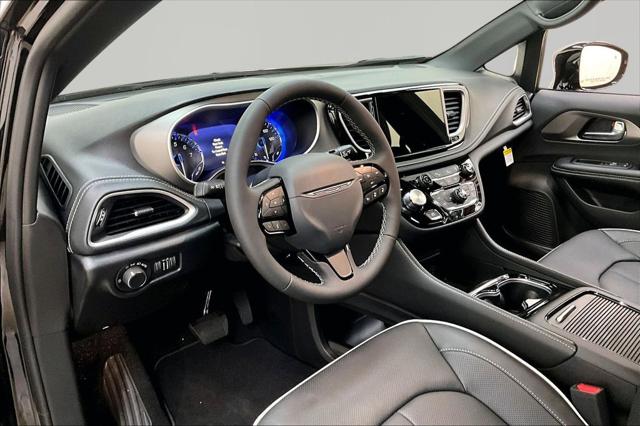 2027 Chrysler Pacifica Limited